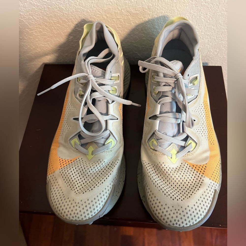 Nike Pegasus Trail 2 Limelight Laser Orange Sneakers Size 10.5